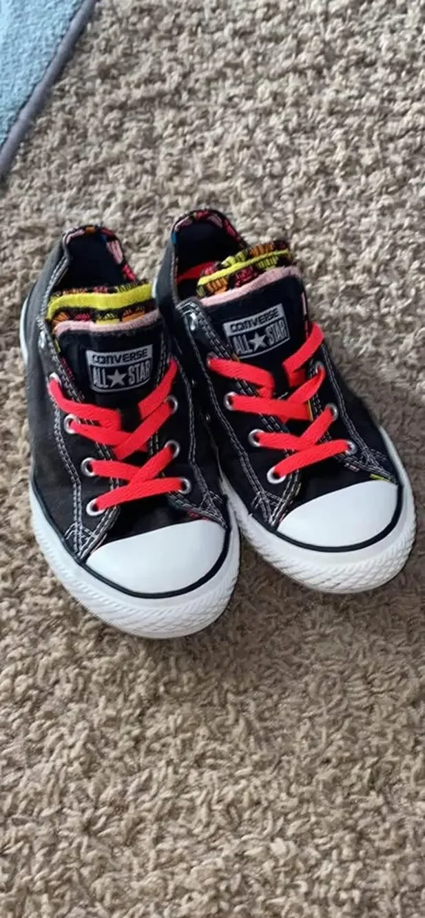 Girls Cute Converse Tennis Shoes Size 3 Sneakers